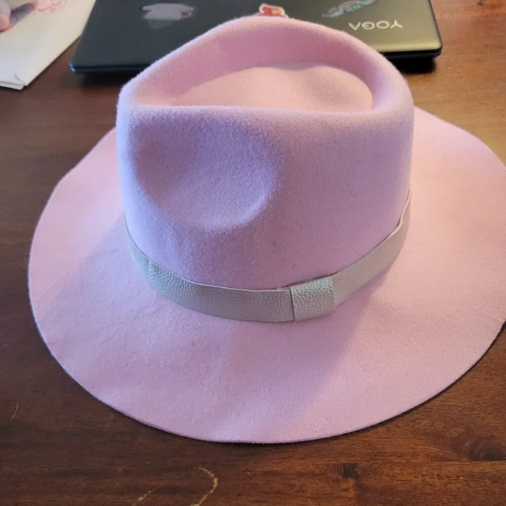 Lady Gaga Joanne World Tour Official Concert Merchandise Iconic Pink Fedora Hat. - Picture 1 of 8